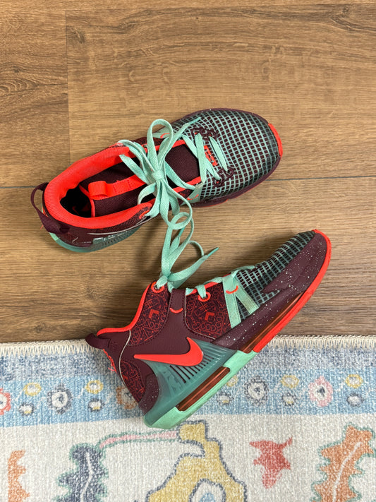 Nike Lebron Witness 4.5Y Sneakers