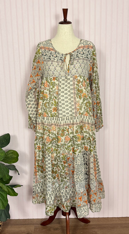 Self Contrast L Midi Dress